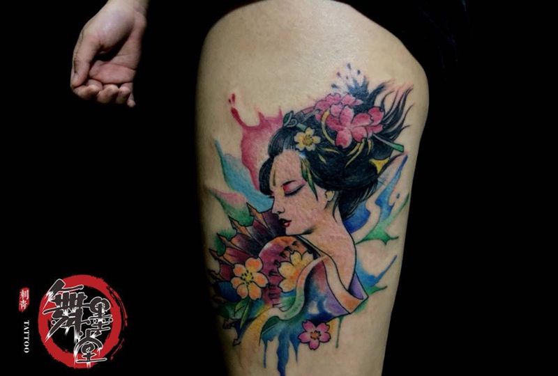 水彩艺妓纹身图片