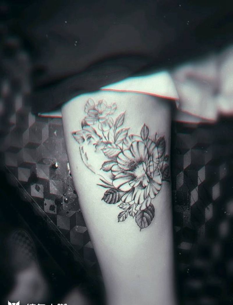 狐狸与花纹身图片_腿部点刺纹身图案