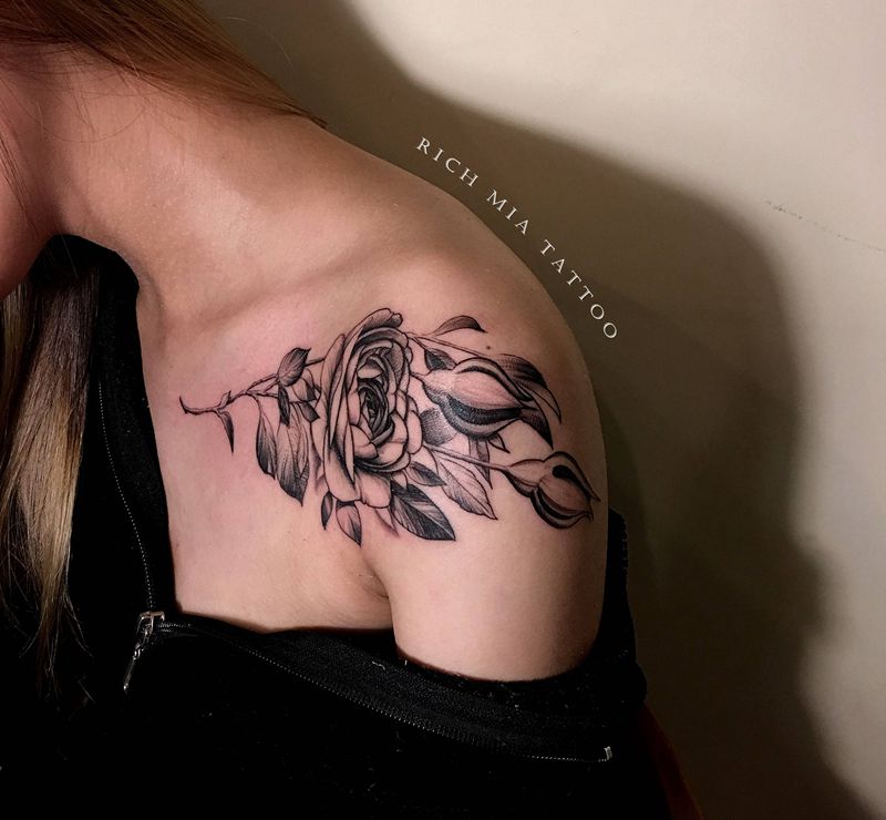 -纹身图片_胸部纹身图案