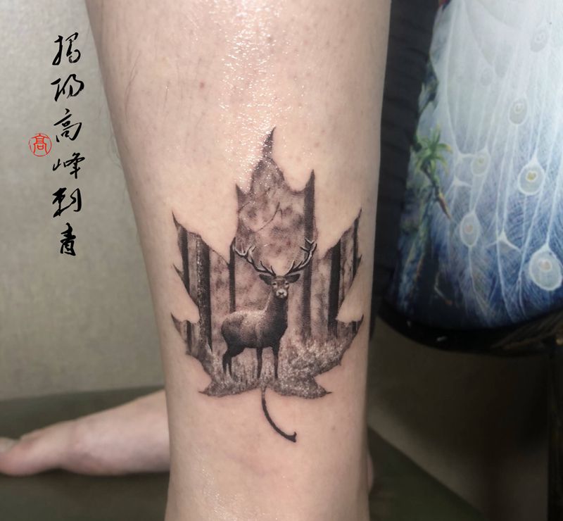 林中小鹿纹身图片_腿部老传统点刺鹿纹身图案