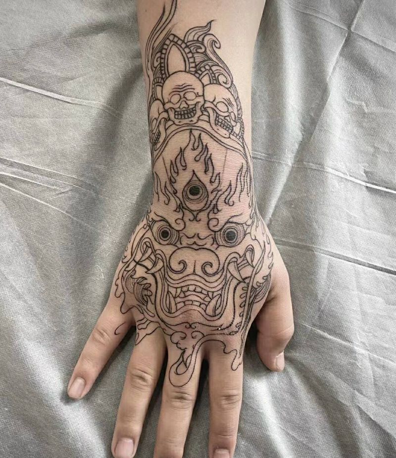 灵纹身图片_手部新传统纹身图案