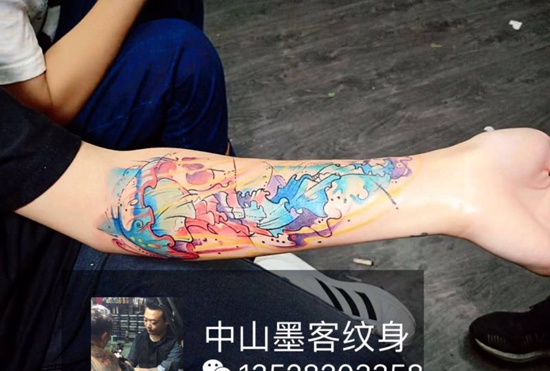 炫彩水母纹身图片