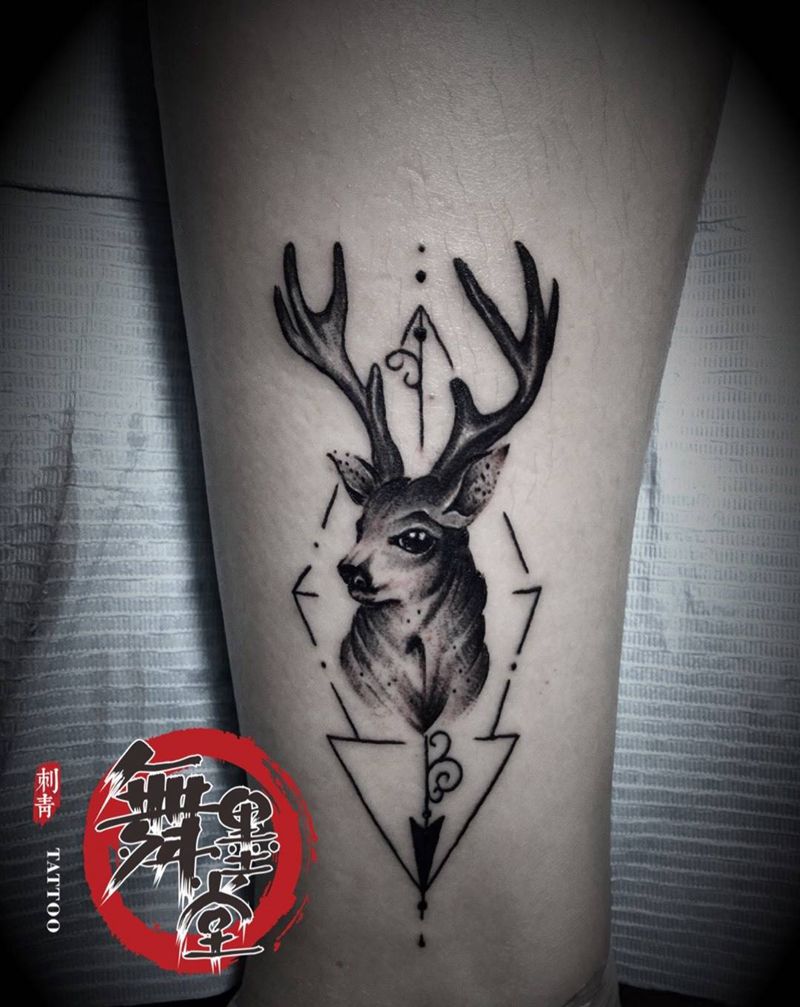 麋鹿纹身图片