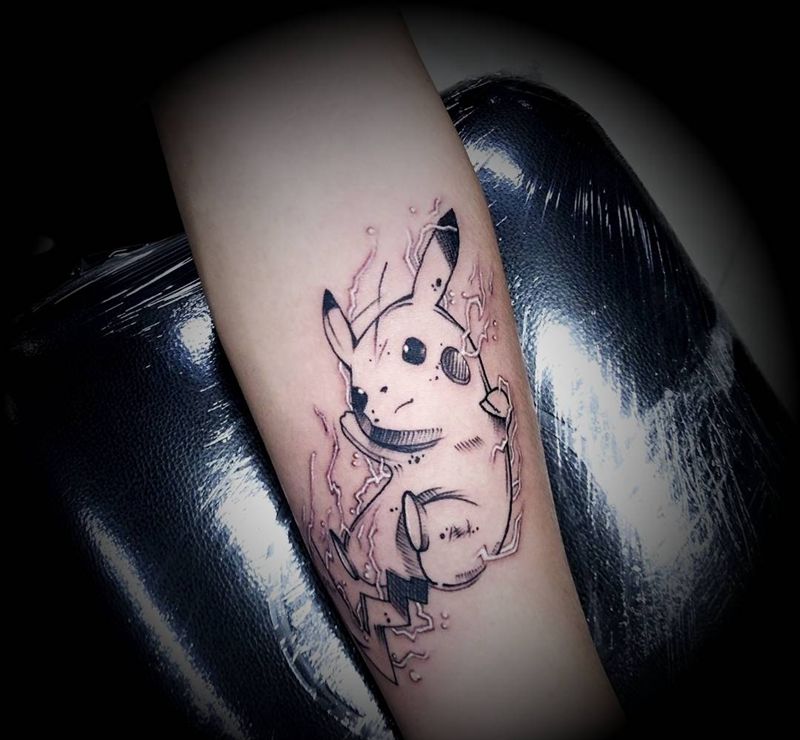 皮卡丘纹身图片_手臂几何纹身图案