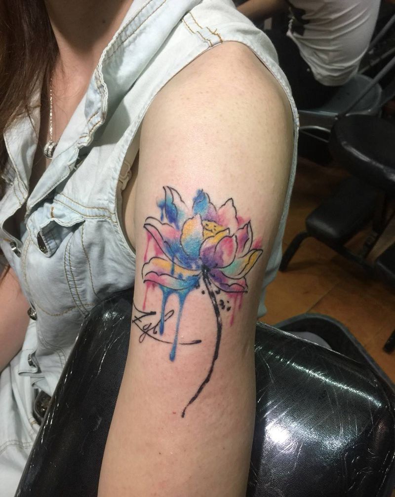 彩色泼墨莲花纹身图片
