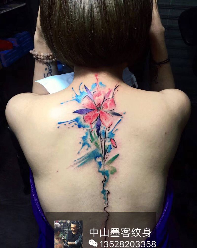 彩色泼墨风纹身图片