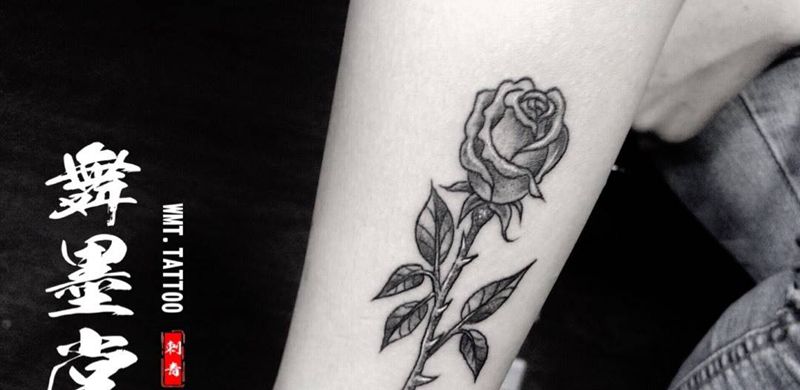 小玫瑰纹身图片