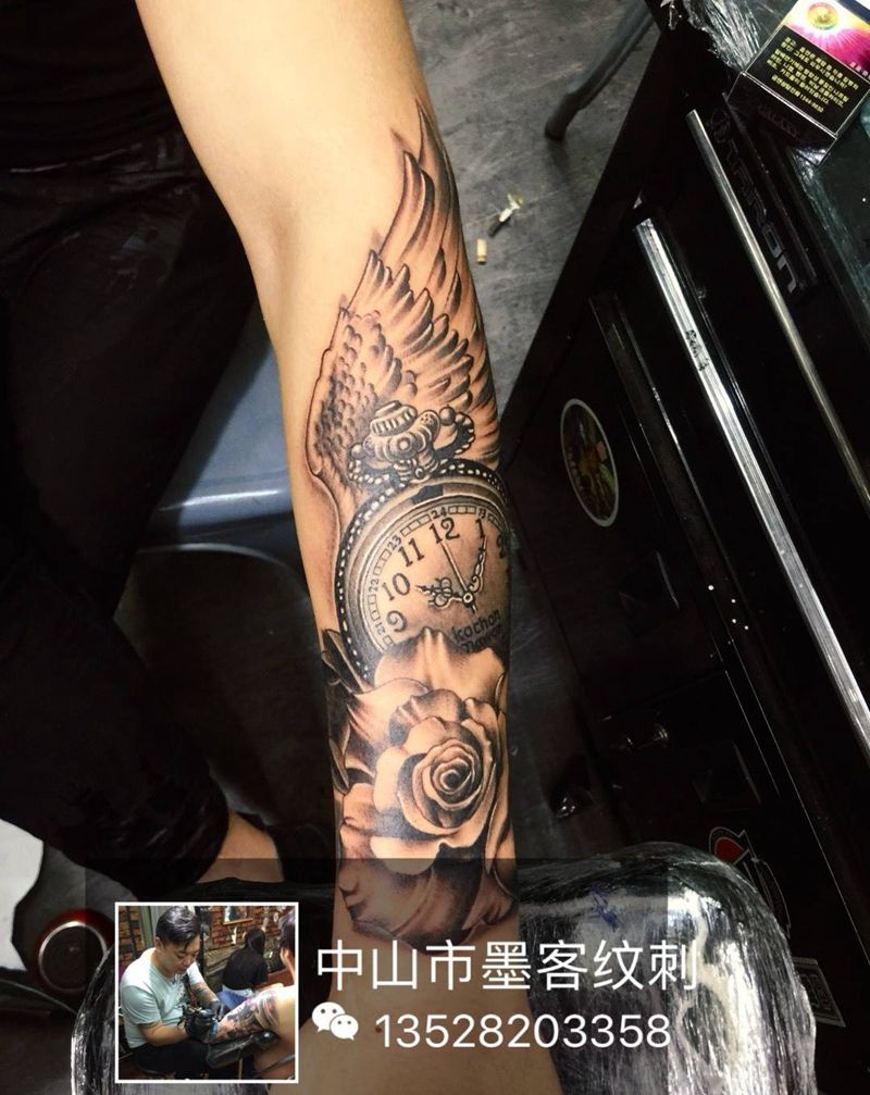 欧美黑灰翅膀、怀表、玫瑰花纹身图片