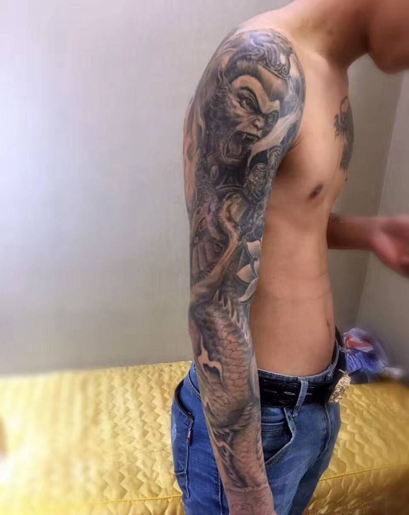 高峰作品纹身图片_成品手部传统鬼神纹身图案