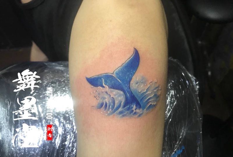 鲸鱼宝宝纹身图片