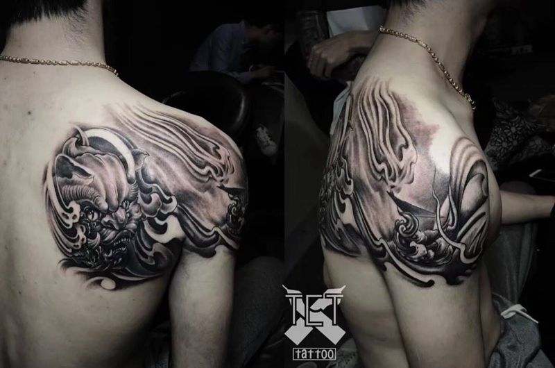 半胛福狮纹身图片_成品肩部手臂传统动物纹身图案