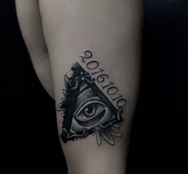 上帝之眼纹身图片