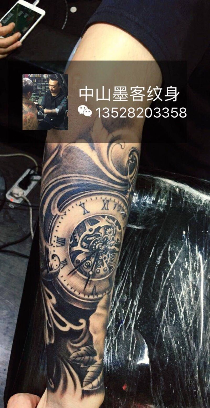 玫瑰花罗马表组合花臂纹身图片