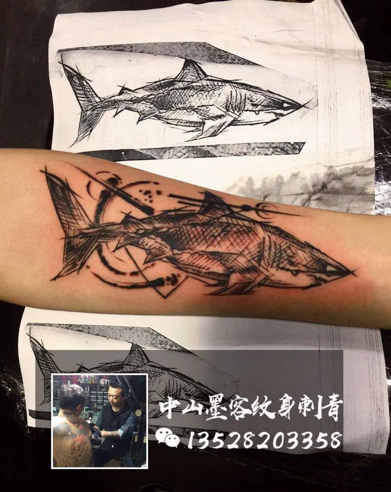素稿鲨鱼纹身图片