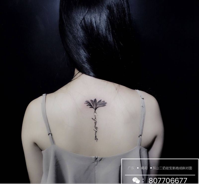 脊椎纹身图片