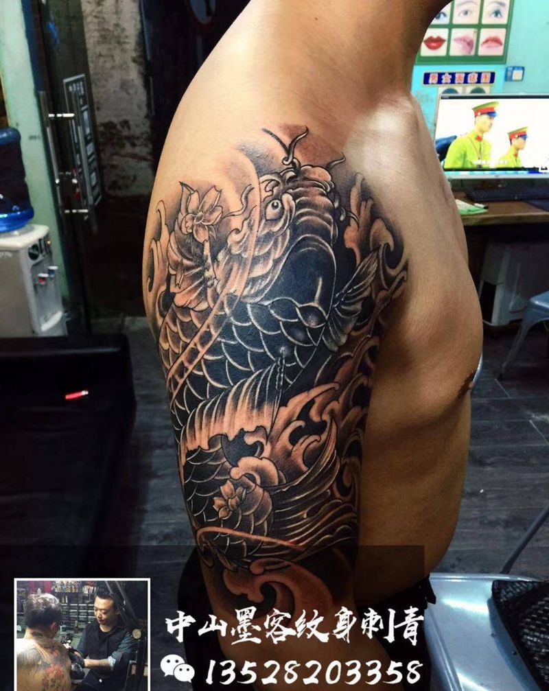 鲤鱼遮盖旧图纹身图片