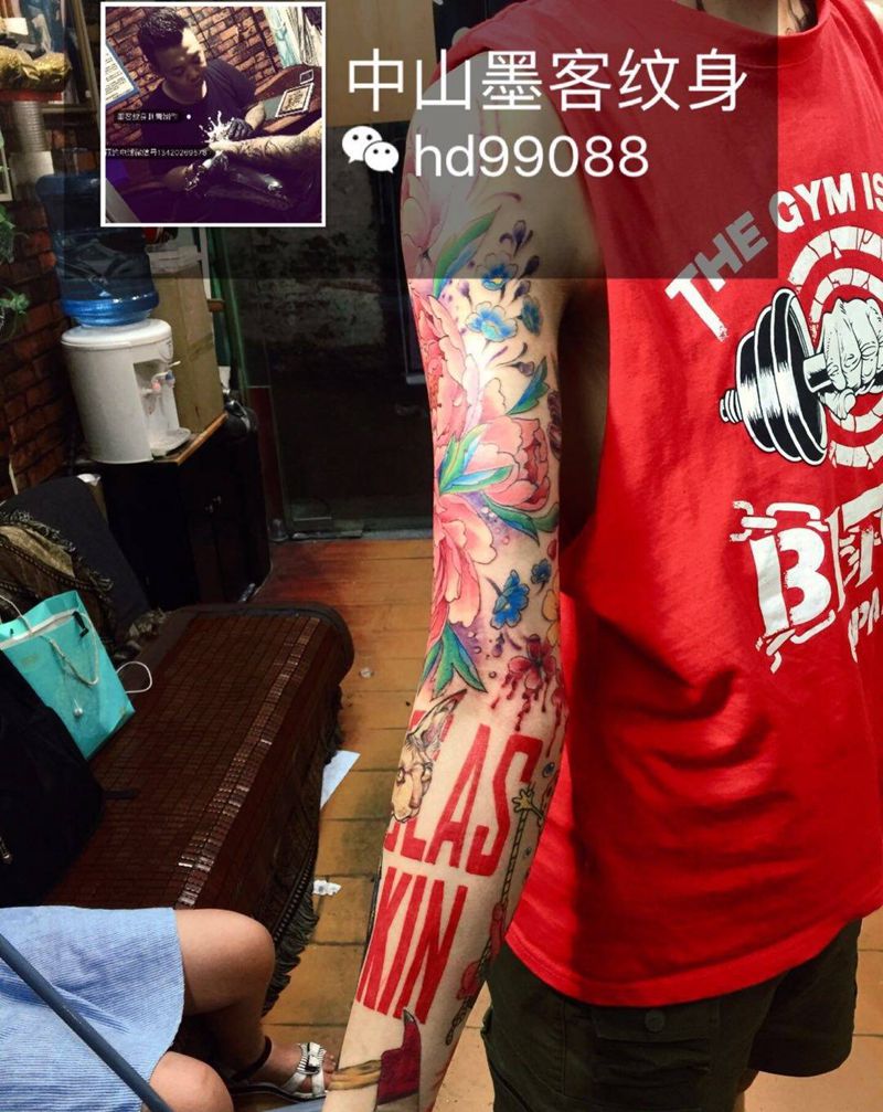 彩色花臂纹身图片