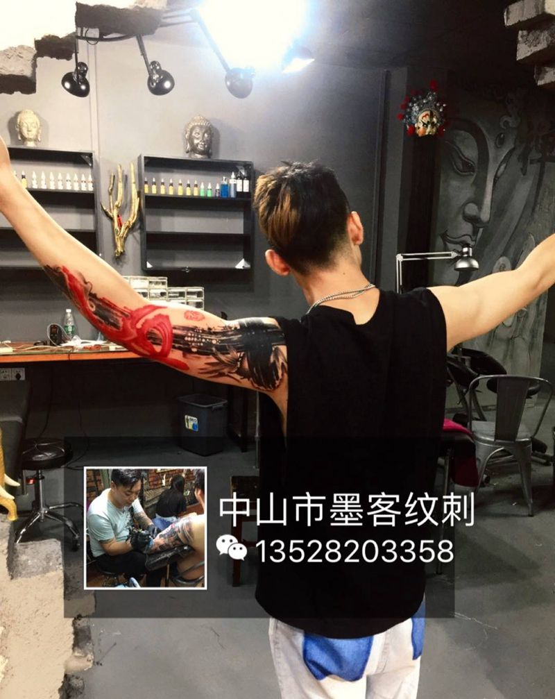 大黑泼墨（遮盖旧图）纹身图片