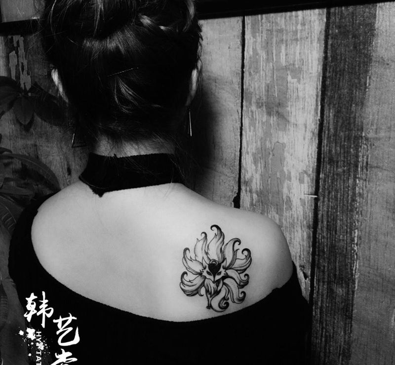 九尾狐纹身图片