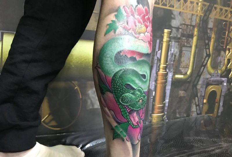 花与蛇纹身图片