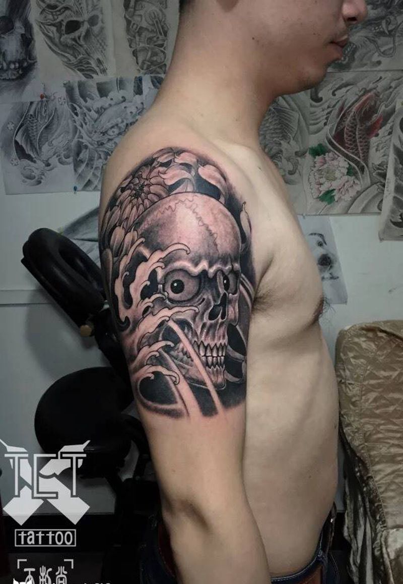 骷髅纹身图片_成品肩部传统鬼神纹身图案