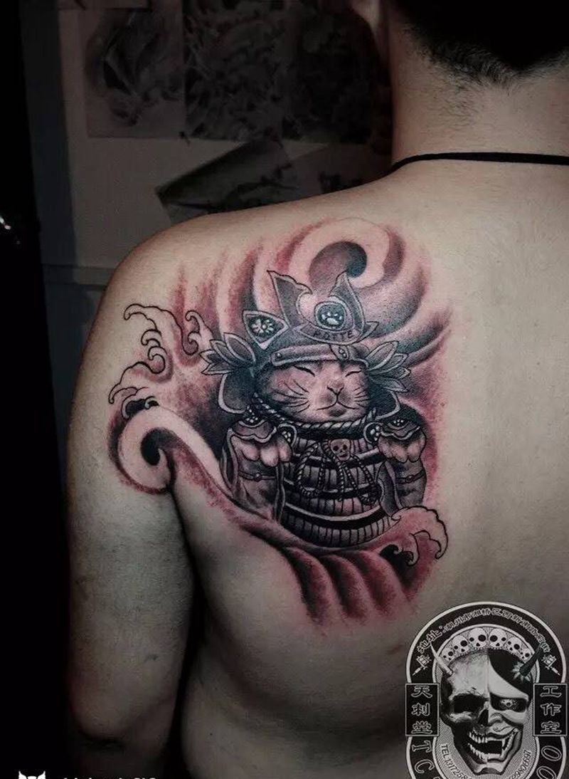 猫纹身图片_成品背部传统动物纹身图案