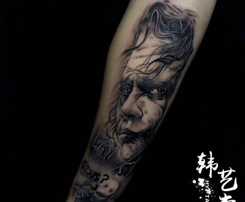 阿伟作品 小丑纹身图片_成品写实纹身图案