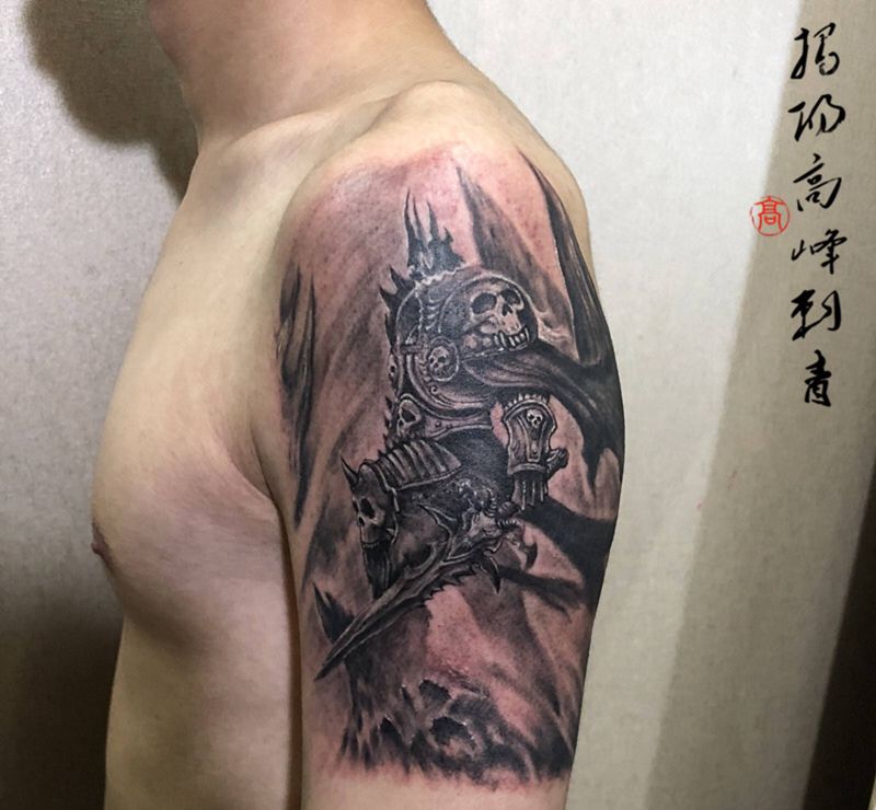 巫妖王纹身图片_手部欧美写实纹身图案