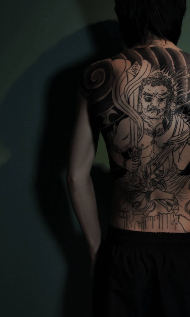 未完成，线条非本人所作纹身图片_背部老传统纹身图案