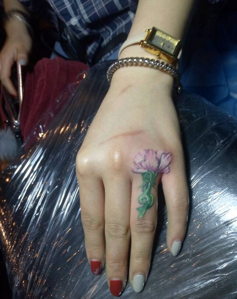 小清新修改纹身图片_手部清新写实植物原创成品纹身图案