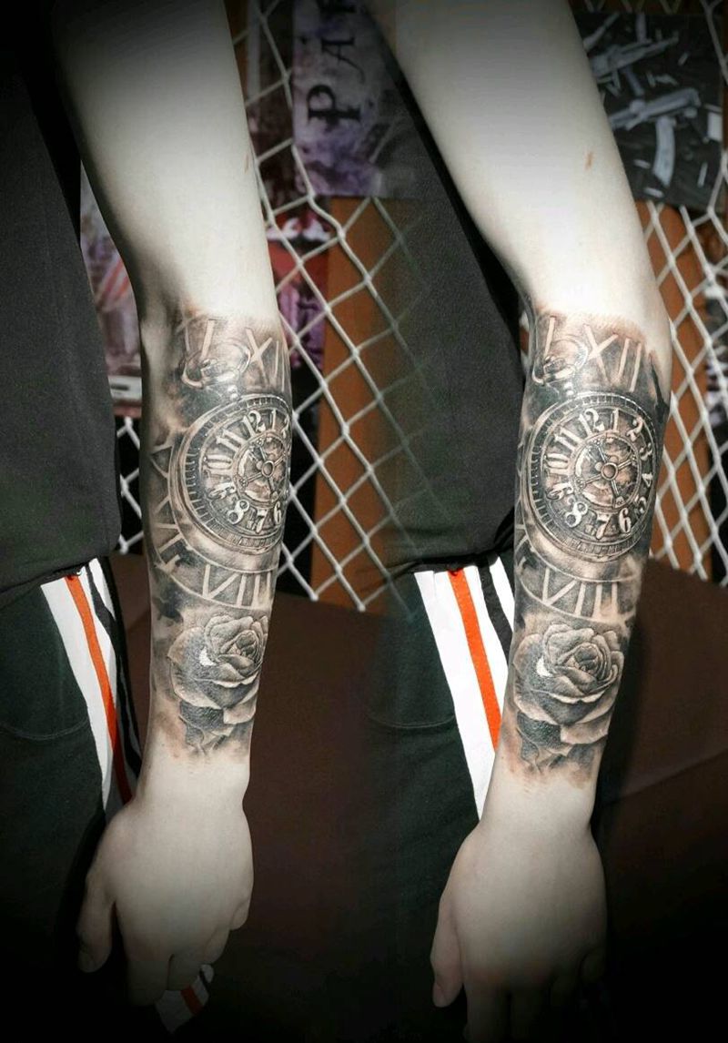 时钟玫瑰纹身图片