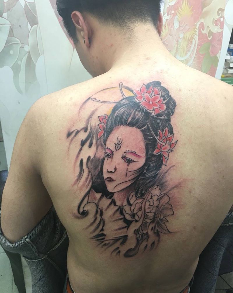 艺妓纹身图片_成品背部传统人物纹身图案