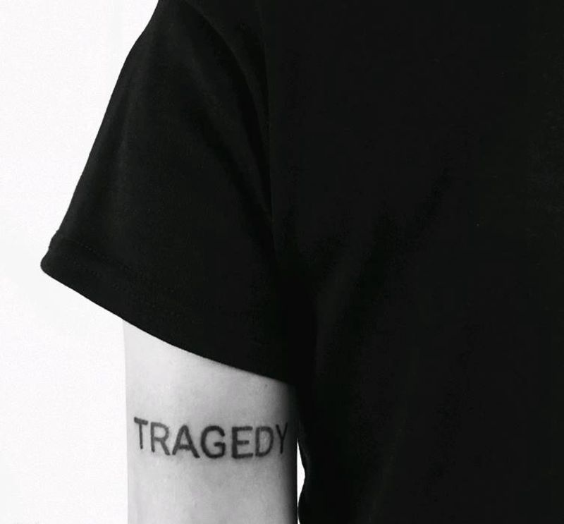 悲剧纹身图片_手臂清新纹身图案