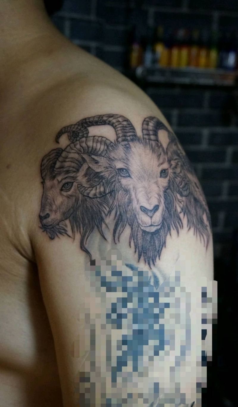 三羊开泰纹身图片_手臂New School几何纹身图案