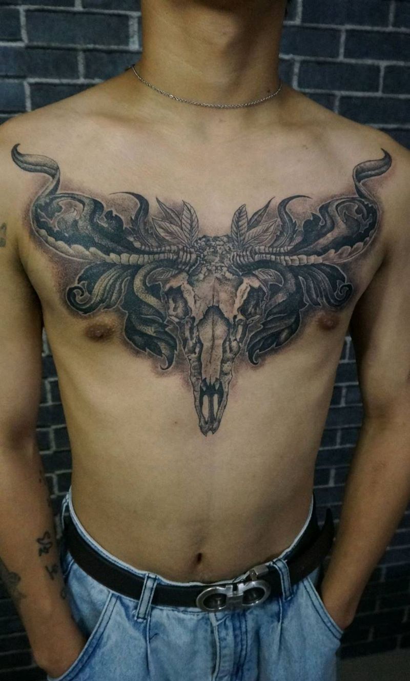 鹿纹身图片_胸部纹身图案