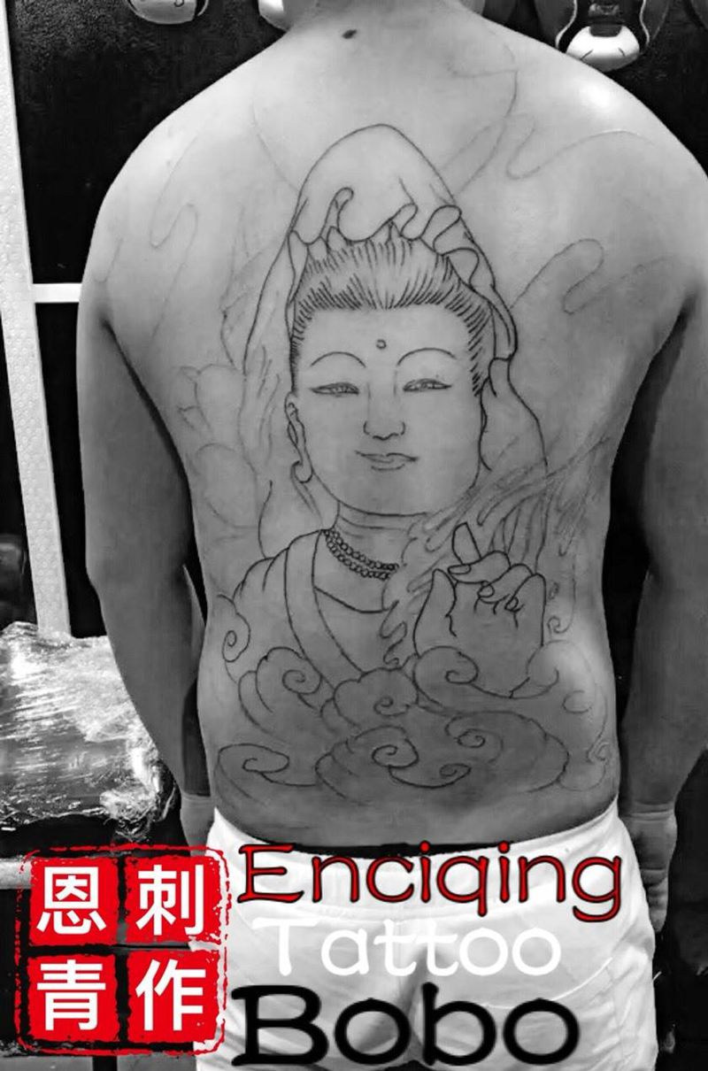 满背观音线条完成纹身图片_成品背部传统鬼神宗教原创揭阳纹身图案
