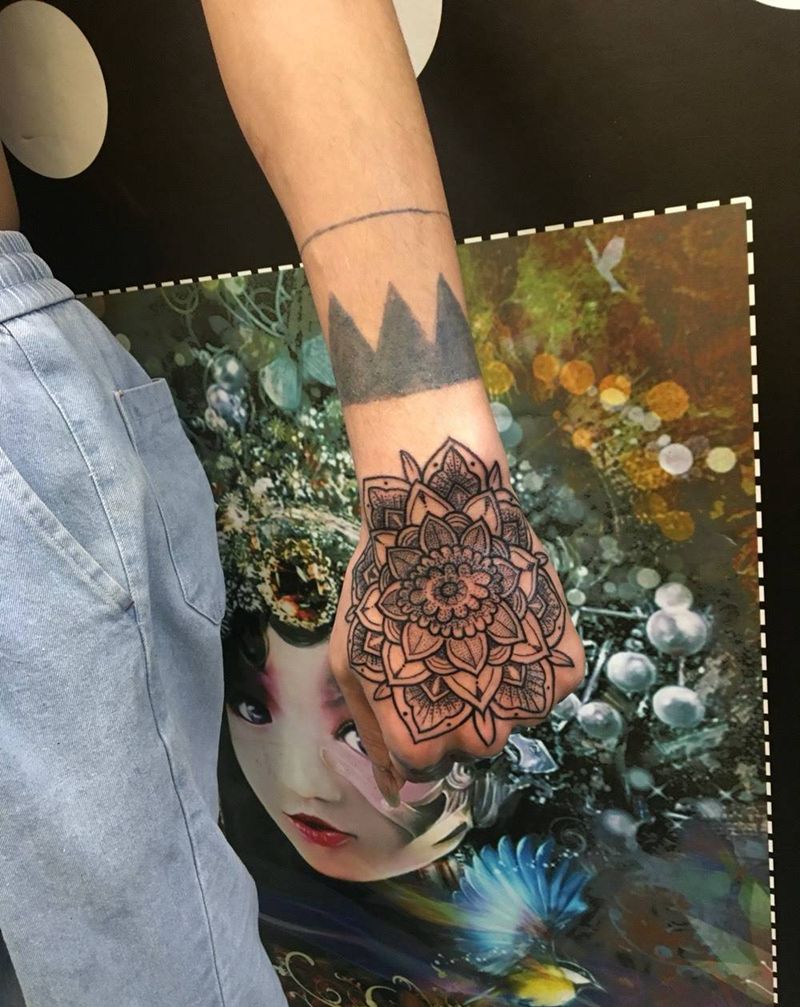 点刺花纹身图片_成品手部清新几何图腾静物原创揭阳纹身图案