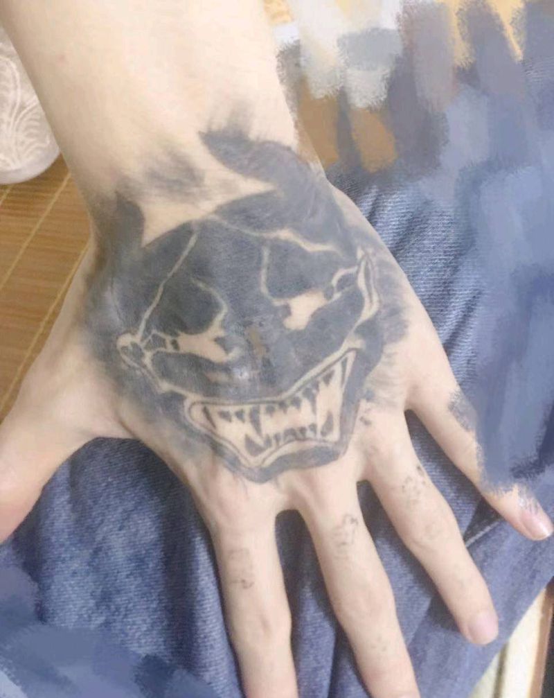 黑个手背纹身图片_手部水墨纹身图案