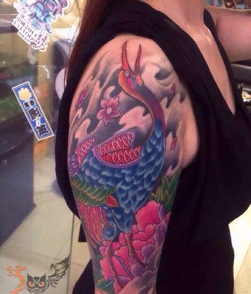 鹤、孔雀纹身图片_成品手臂传统写实动物原创纹身图案