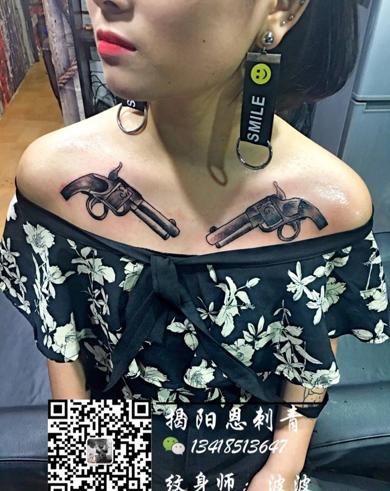 双枪美女纹身图片_成品胸部清新欧美静物原创揭阳揭阳恩刺青纹身图案