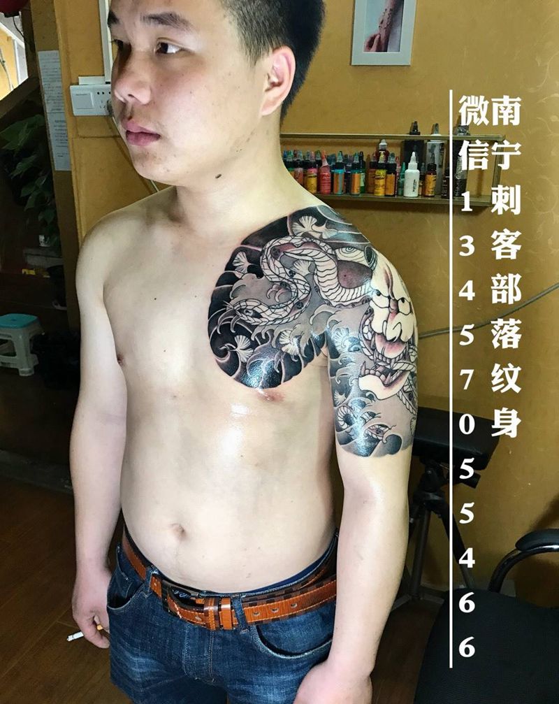 半甲蛇未完待续纹身图片