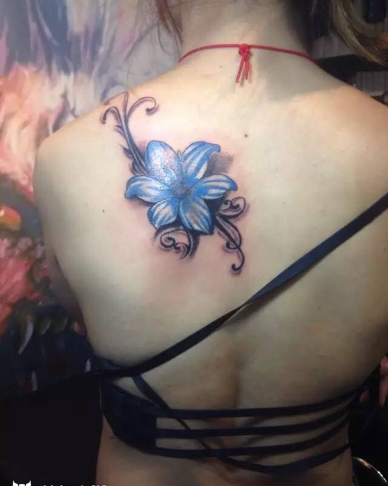 遮盖胎记纹身图片_成品背部清新植物纹身图案