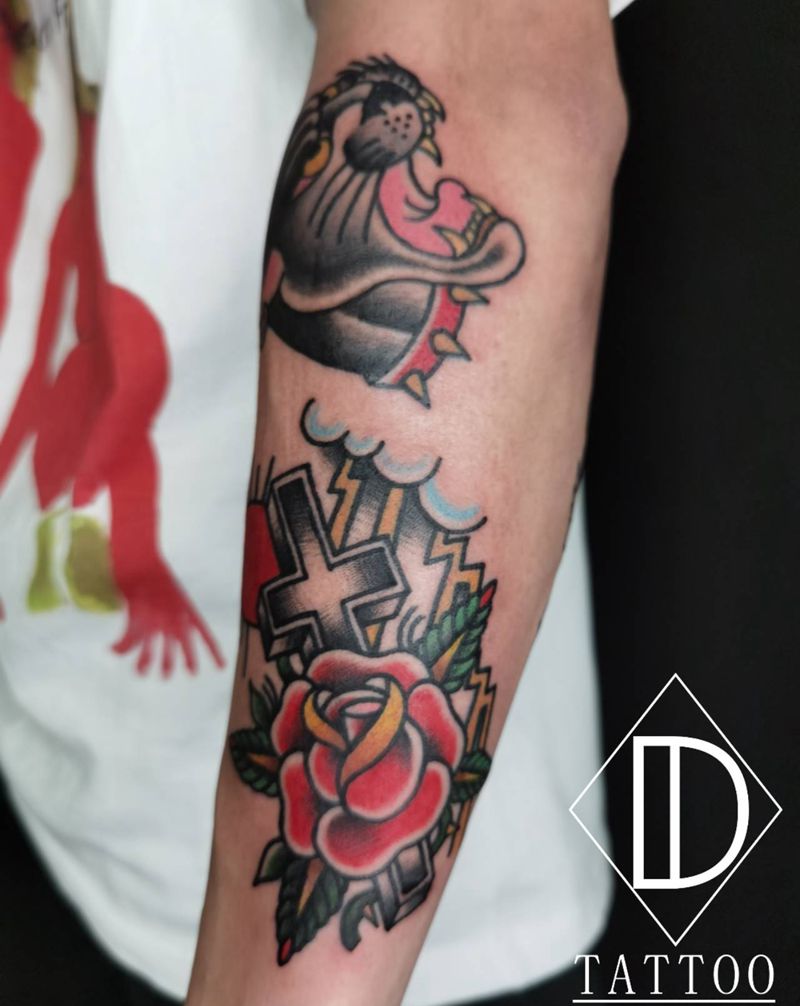 玫瑰十字架&黑豹纹身图片_手臂Old School纹身图案