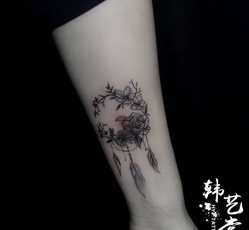 花环 疤痕遮盖纹身图片_成品清新植物手部手臂纹身图案