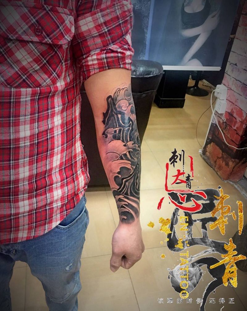 水浪小臂遮盖旧图纹身图片_手臂新传统水浪纹身图案