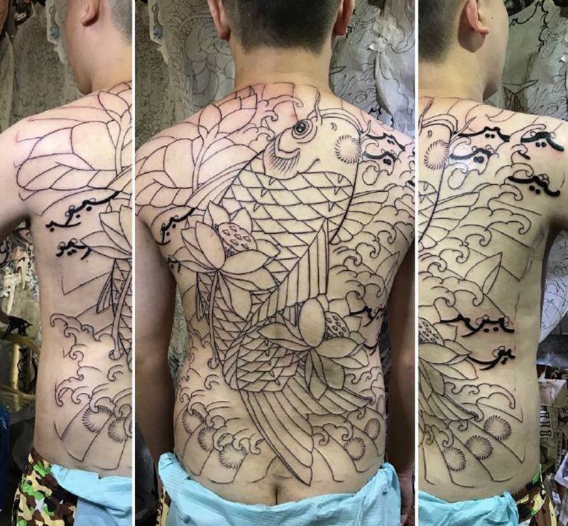 鲤纹身图片_背部老传统新传统纹身图案