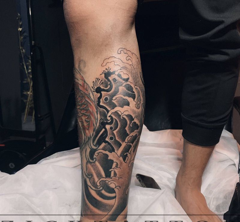 水浪纹身图片_脚部纹身图案