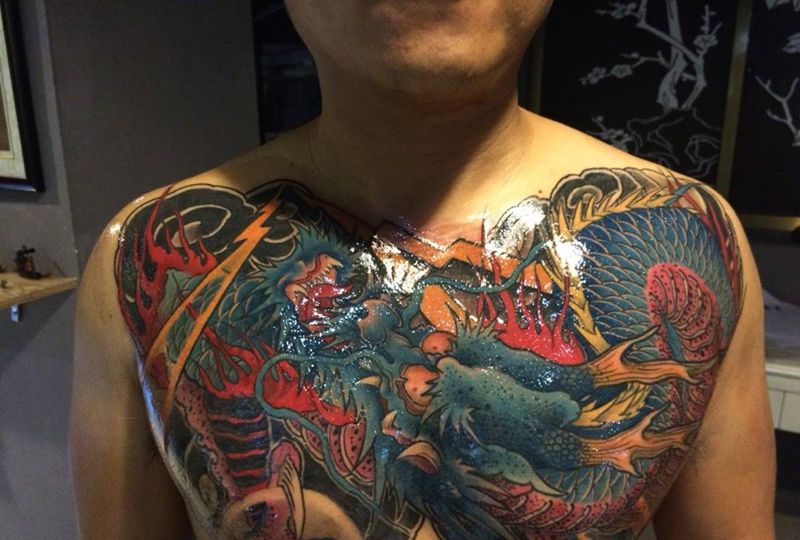 花胸，云中龙纹身图片_成品胸部传统鬼神原创动物静物纹身图案