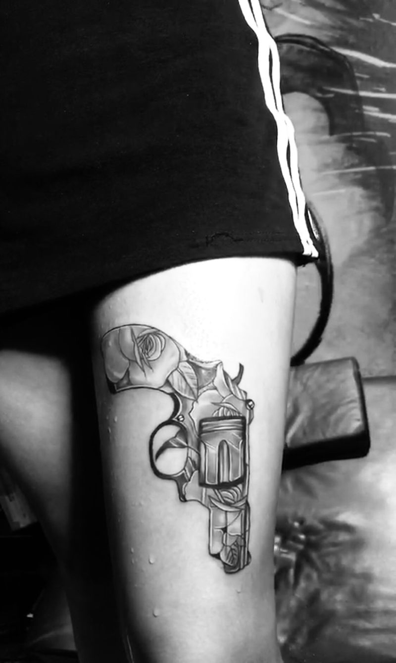 玫瑰手枪纹身图片