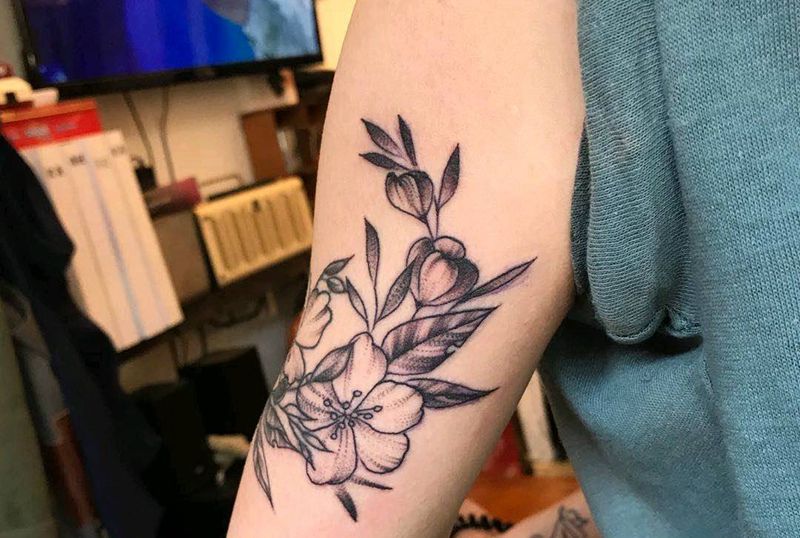 小素花纹身图片_手臂腿部点刺小清新素花纹身图案